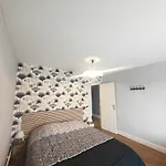 Vakantiehuis Chez Emile Cote Face Maison Entiere, 3 Chambres, 2 Salles De Bains,jardin Et Terrasse