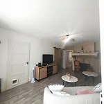 Chez Emile Cote Face Maison Entiere, 3 Chambres, 2 Salles De Bains,jardin Et Terrasse *