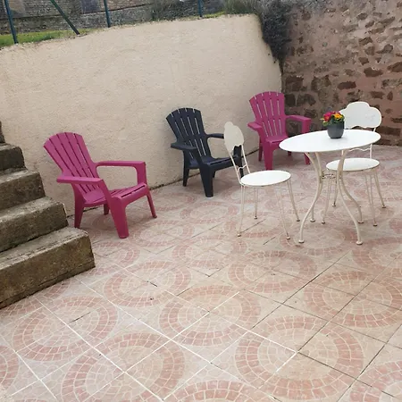 Chez Emile Cote Face Maison Entiere, 3 Chambres, 2 Salles De Bains,jardin Et Terrasse Holiday home Humes-Jorquenay
