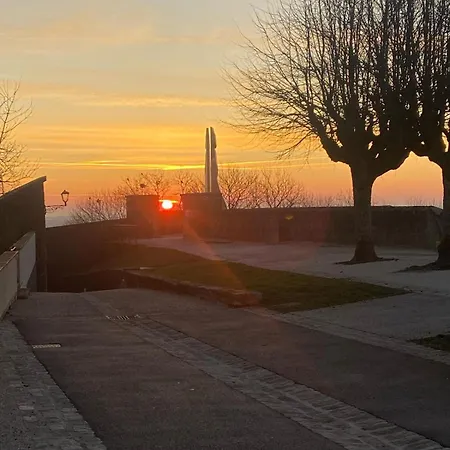 La Mouche,chambres Avec Terrasse Vue Sur La Rivière