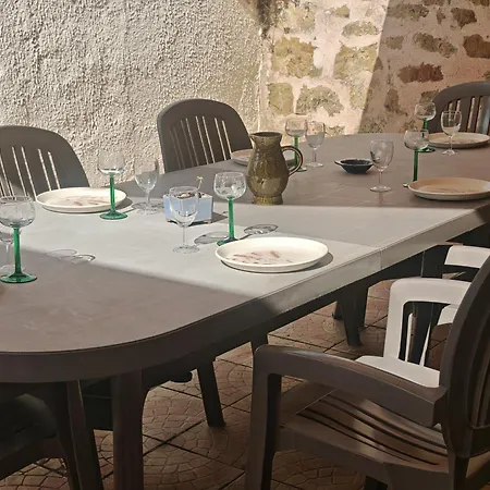 Chez Emile Cote Face Maison Entiere, 3 Chambres, 2 Salles De Bains,jardin Et Terrasse *