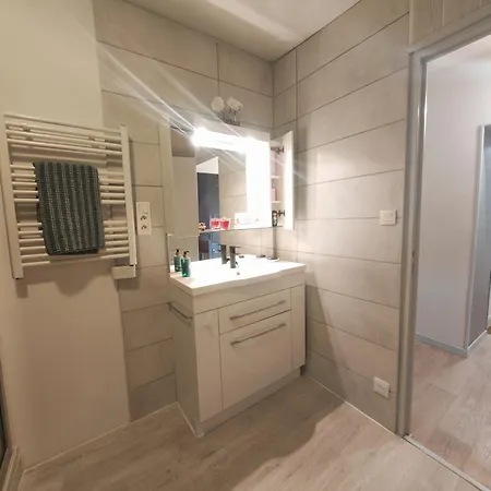 Σπίτι διακοπών Chez Emile Cote Face Maison Entiere, 3 Chambres, 2 Salles De Bains,jardin Et Terrasse Humes-Jorquenay