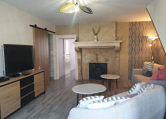 Ferienhaus Chez Emile Cote Face Maison Entiere, 3 Chambres, 2 Salles De Bains,jardin Et Terrasse Humes-Jorquenay