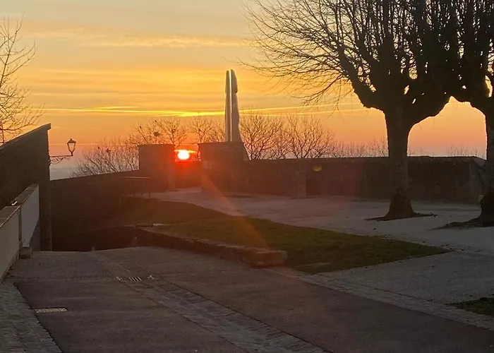 Chez Emile Cote Face Maison Entiere, 3 Chambres, 2 Salles De Bains,jardin Et Terrasse