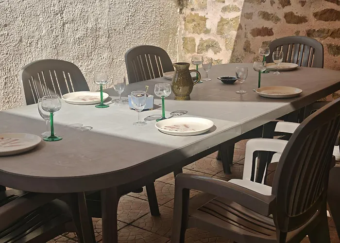 Chez Emile Cote Face Maison Entiere, 3 Chambres, 2 Salles De Bains,jardin Et Terrasse *