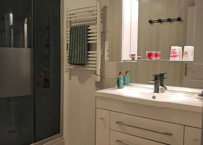 Chez Emile Cote Face Maison Entiere, 3 Chambres, 2 Salles De Bains,jardin Et Terrasse Ferienhaus Humes-Jorquenay