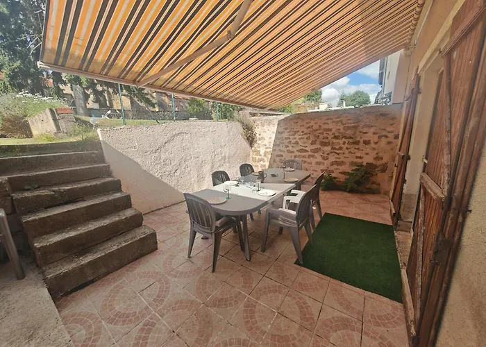 Chez Emile Cote Face Maison Entiere, 3 Chambres, 2 Salles De Bains,jardin Et Terrasse * Humes-Jorquenay